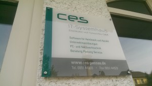 Firmenschild aus Acrylglas